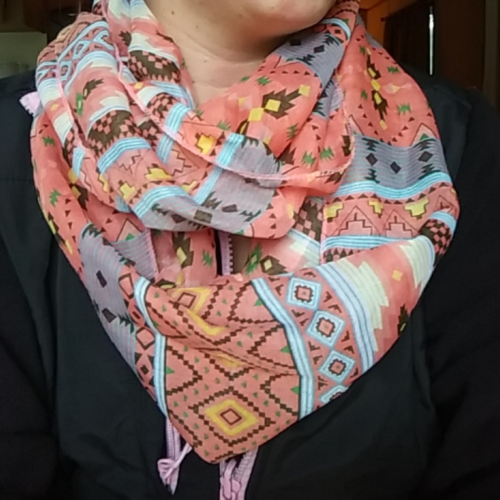 Infinity scarf tribal print fall wear 💎